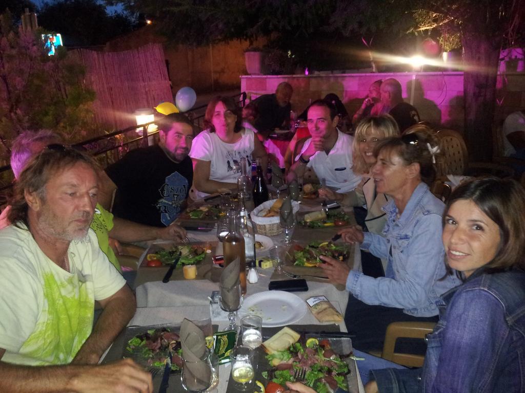 Le Grand Hotel Aups Buitenkant foto